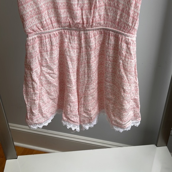 NEW WITH TAGS MIAMI PINK LACE ROMPER SIZE SMALL - Picture 5 of 5